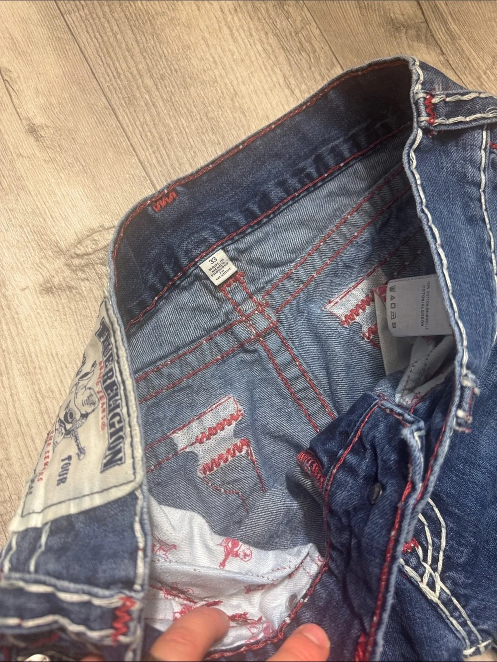 True Religion Bootcut Jeans in Dark Blue with Contrast Stitching - Picture 2 of 6
